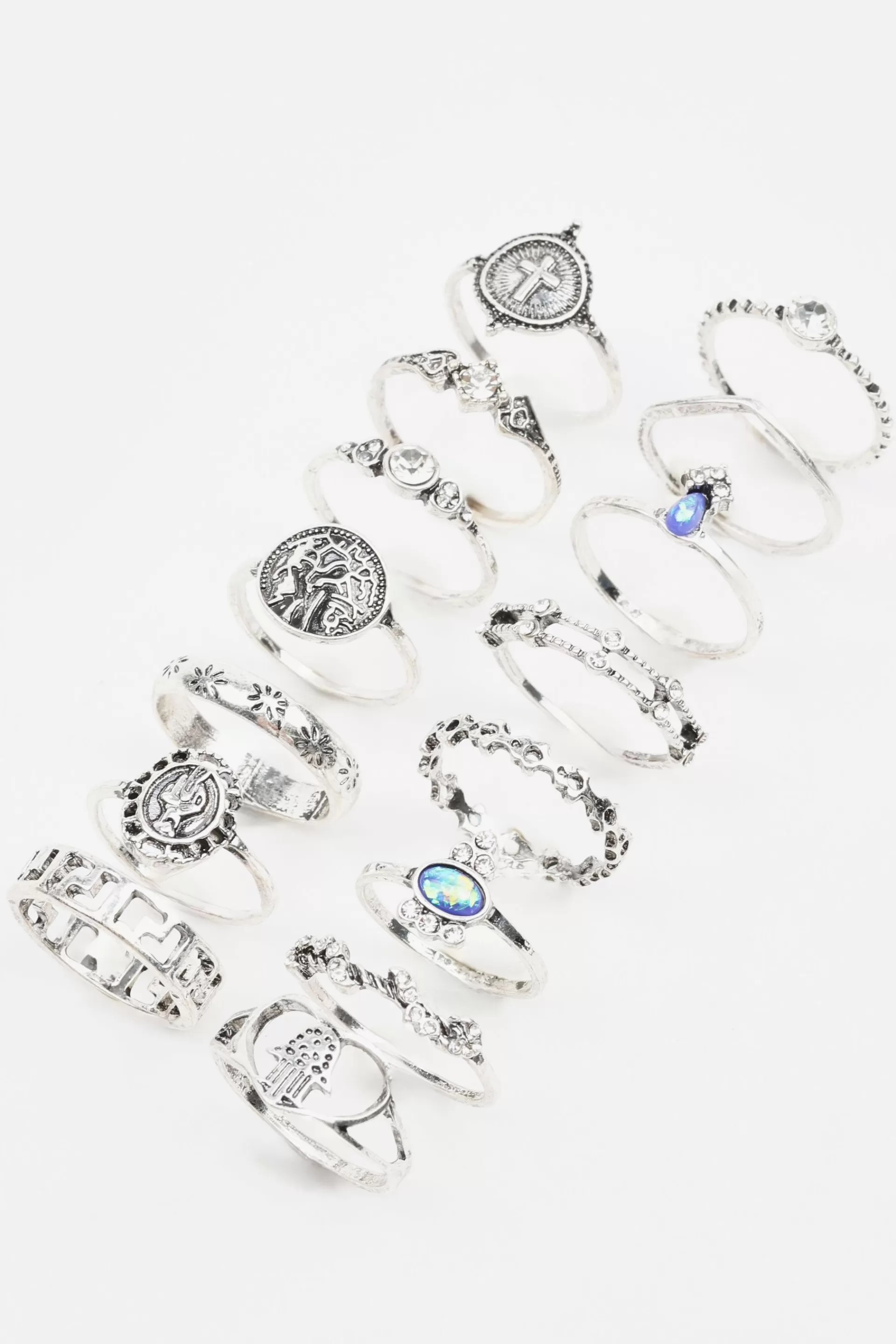 Set Of 15 Vintage Style Rings*Garage Clothing Shop