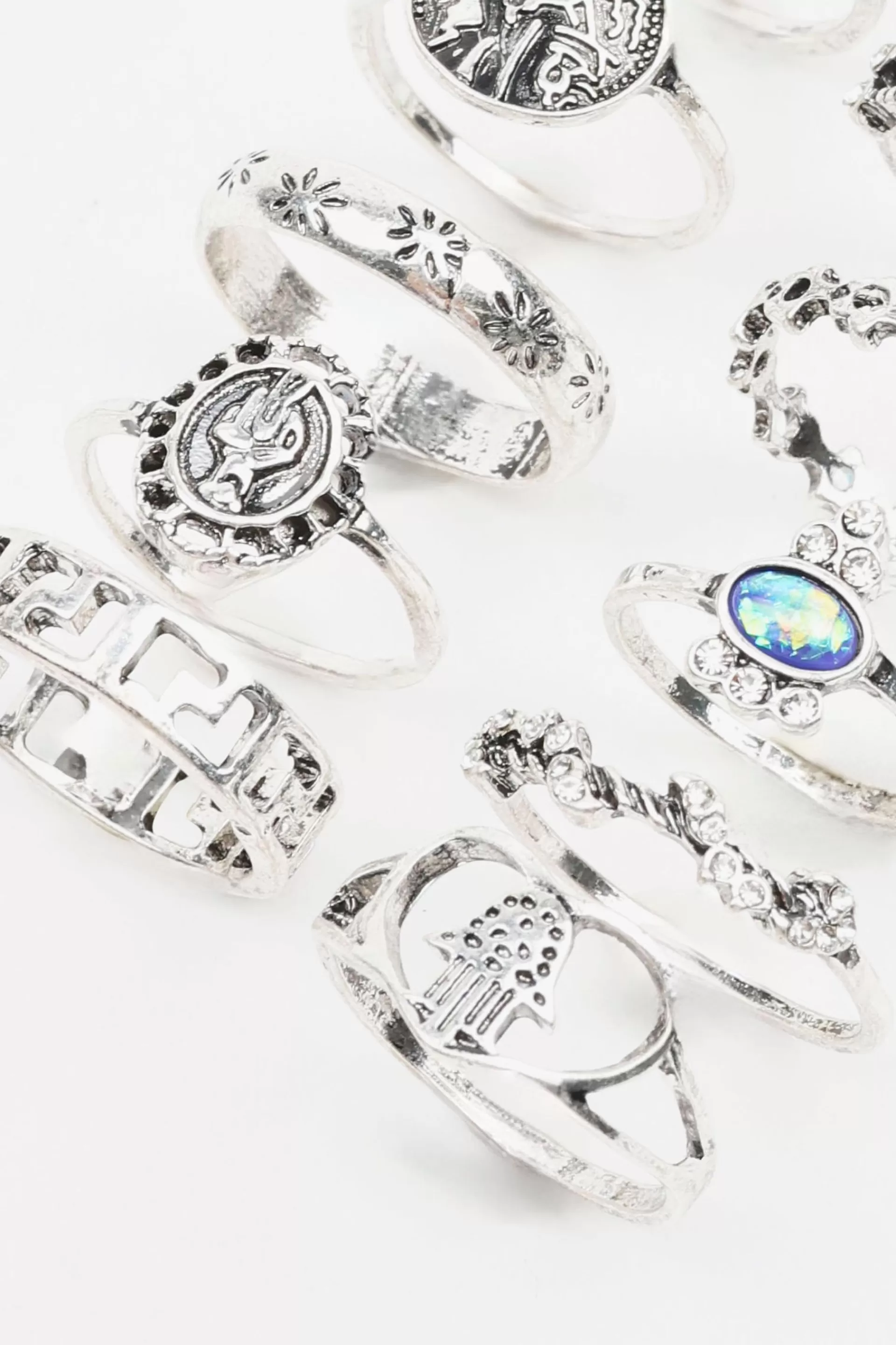 Set Of 15 Vintage Style Rings*Garage Clothing Shop